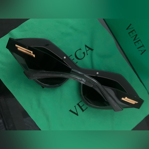 BOTTEGA VENETA Cat Eye Sunglasses BV1055S *Sold Out in Stores* Authentic! - Picture 8 of 12